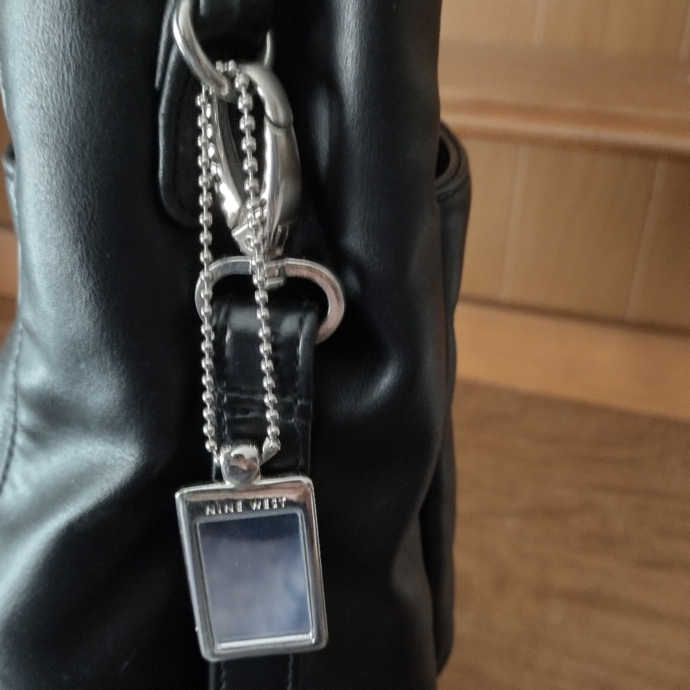 Black Nine West purse - Picture 8 of 8